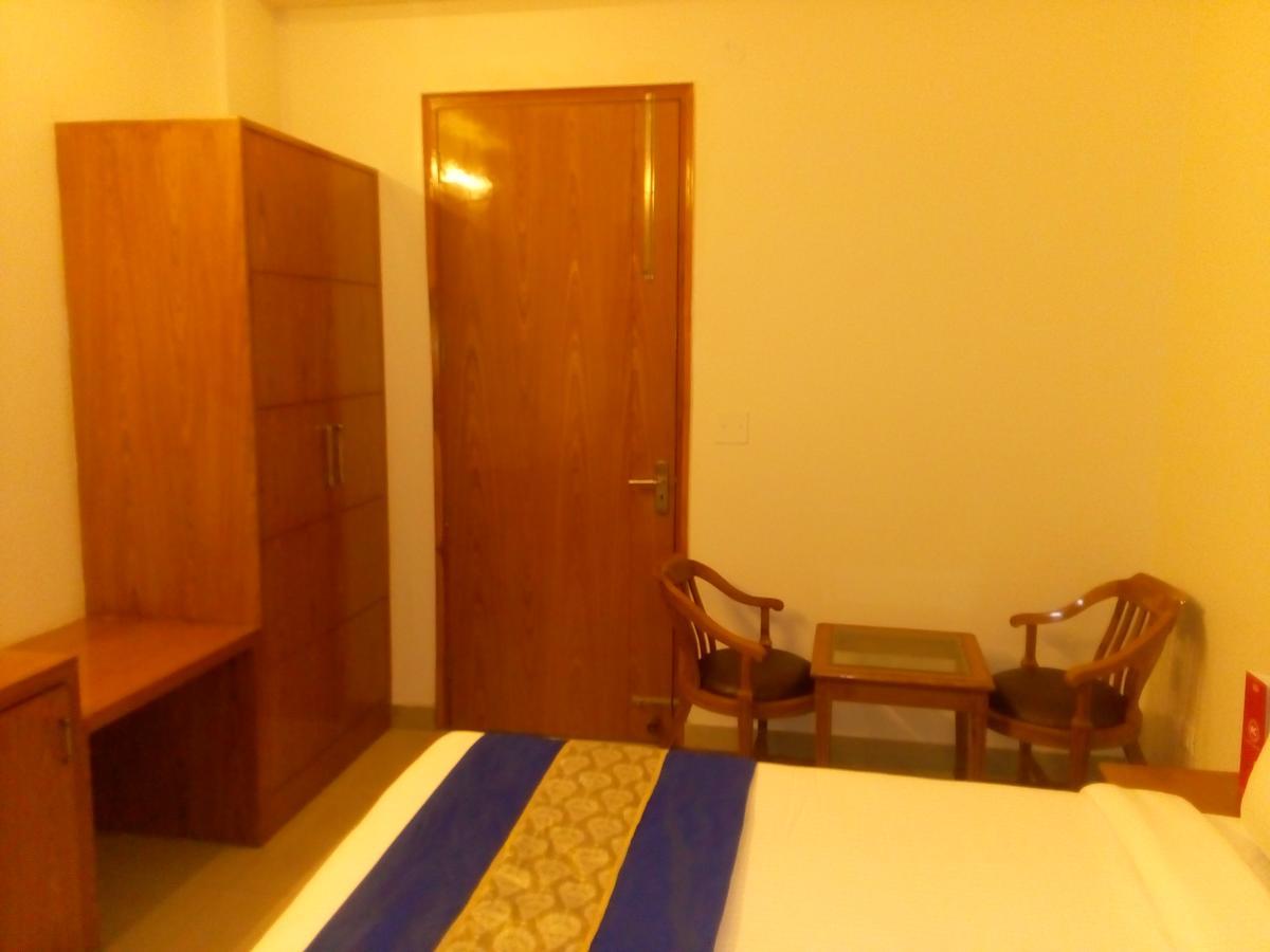 Red Carpet Hotels Noida Exterior photo