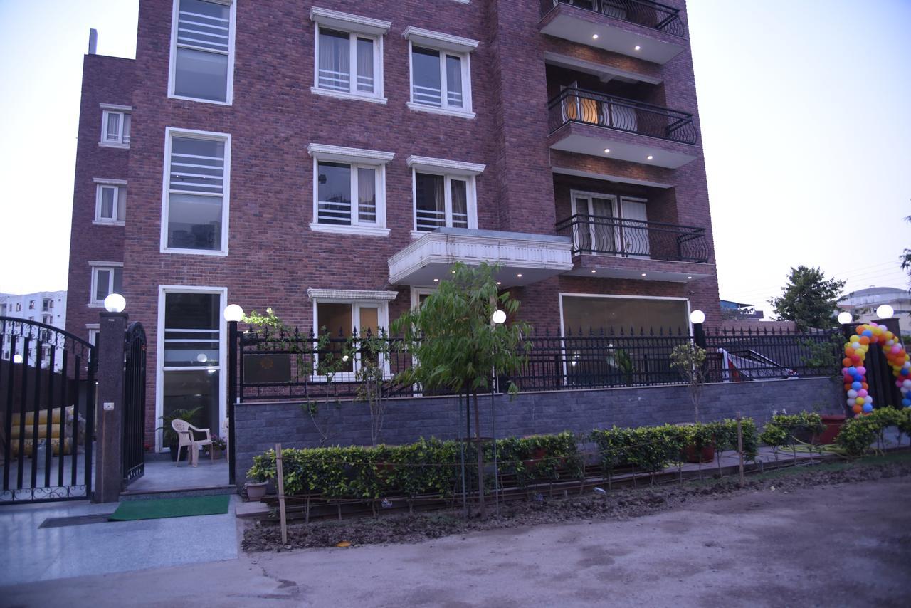 Red Carpet Hotels Noida Exterior photo